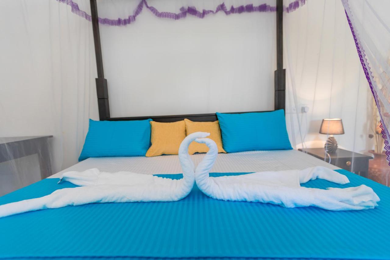 Rock Violet Lakefront Cabanas & Restaurent Tangalle Exterior photo